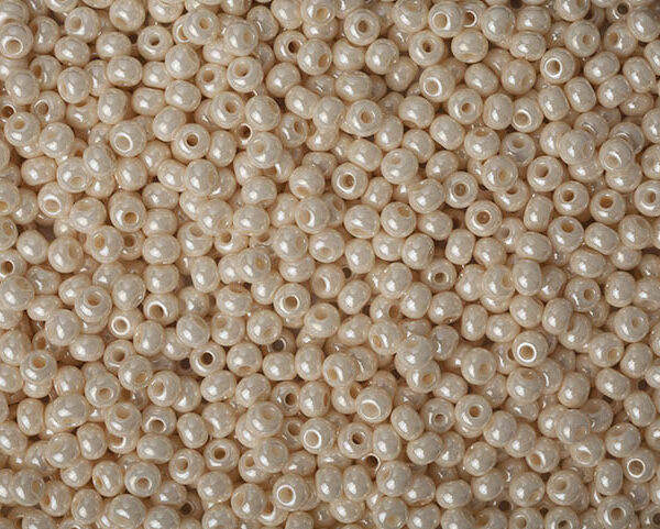 Miçanga Creme Perolado ( cor 46112 ) 5/0 ( 4,6mm )
