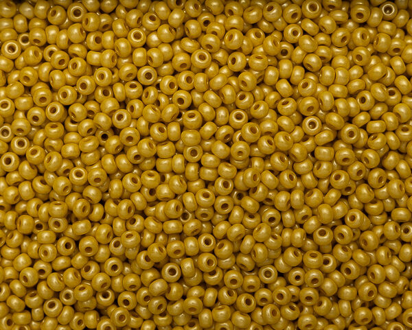 Miçanga Amarela Perolada Escura ( cor 46383 ) 8/0 ( aprox. 2,9mm )