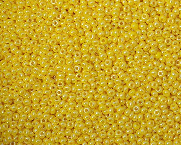 Miçanga Amarela Perolada ( cor 88110 ) 5/0 ( 4,6mm )