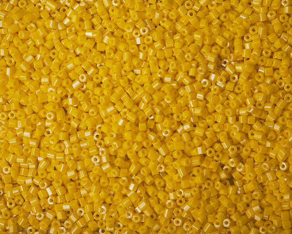 Vidrilho Amarelo Perolado ( cor 88110 ) 2x9/0 ( 2,6mm )