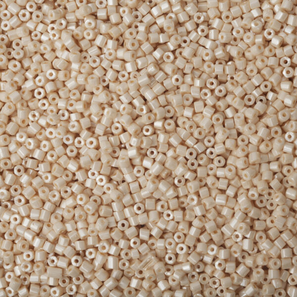 Vidrilho Creme Perolado ( cor 46112 ) 2x9/0 ( 2,6mm )